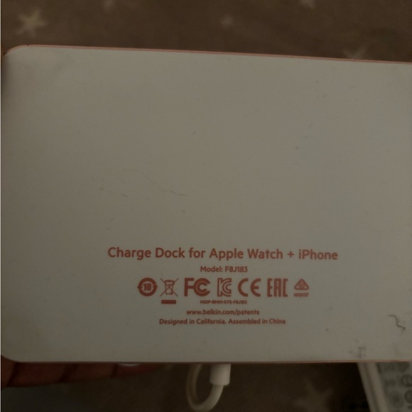 Belkin valet charging dock for iphone and apple watch - Picture 5 of 6